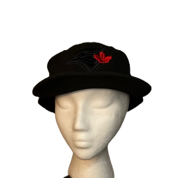 Toronto Blue Jays Blackout 59Fifty Fitted hat, baseball cap - Picture 3 of 7